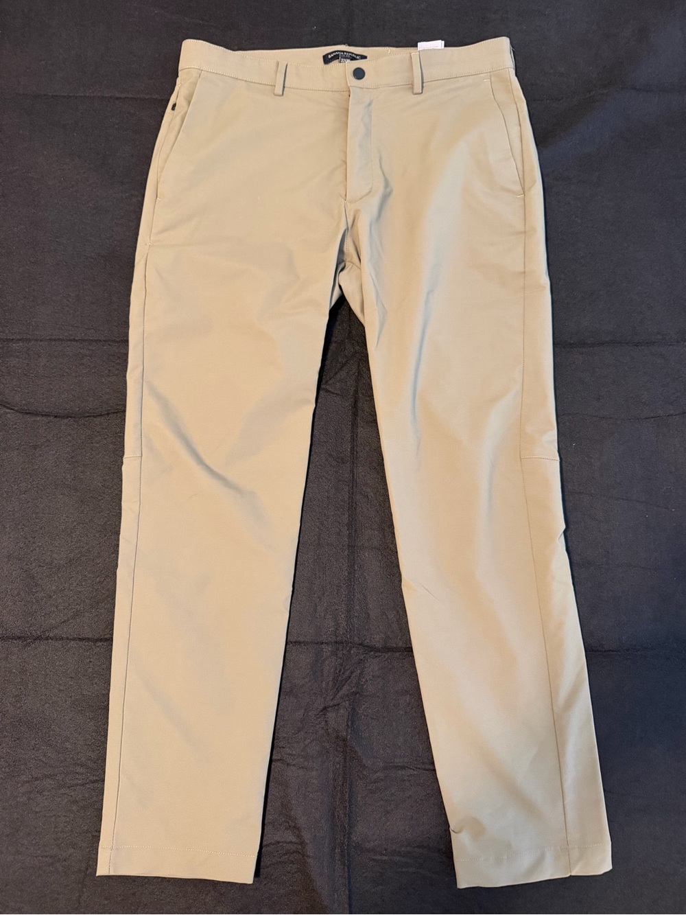 Banana Republic Slim Fit Lightweight Khaki Pant - Golf - Size 32x30